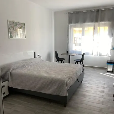 Πανσιόν La Giara